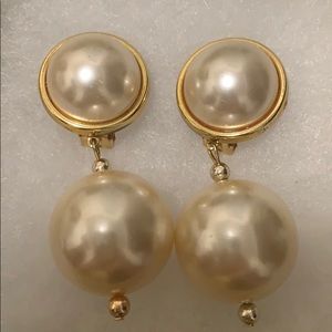Vintage large faux pearls (clip on)